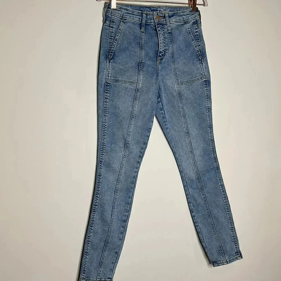 Universal Thread Blue Denim Jeans - Picture 3 of 8